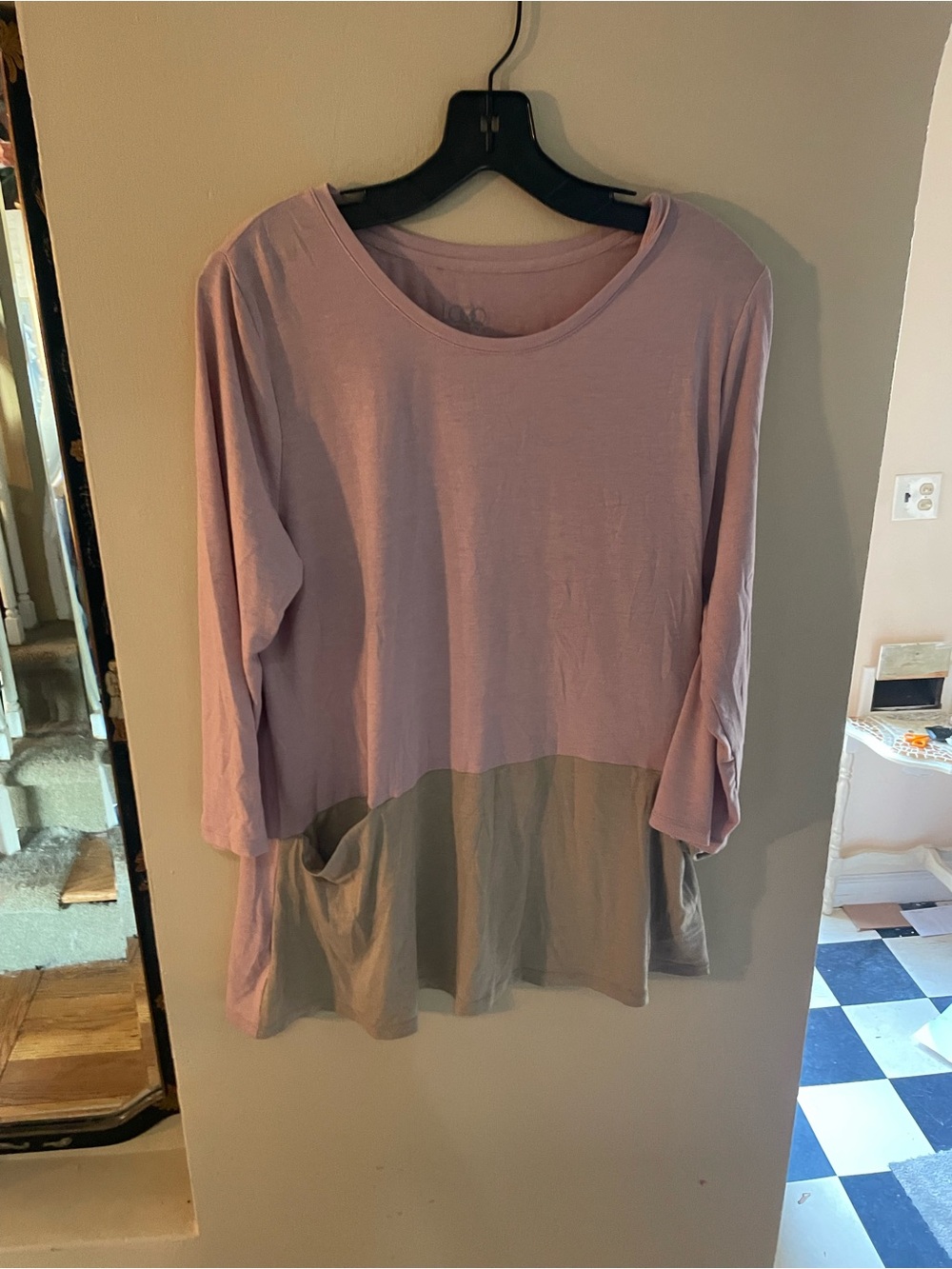 Lori Goldstein Colorblock Scoop Neck Tank in mauve and tan